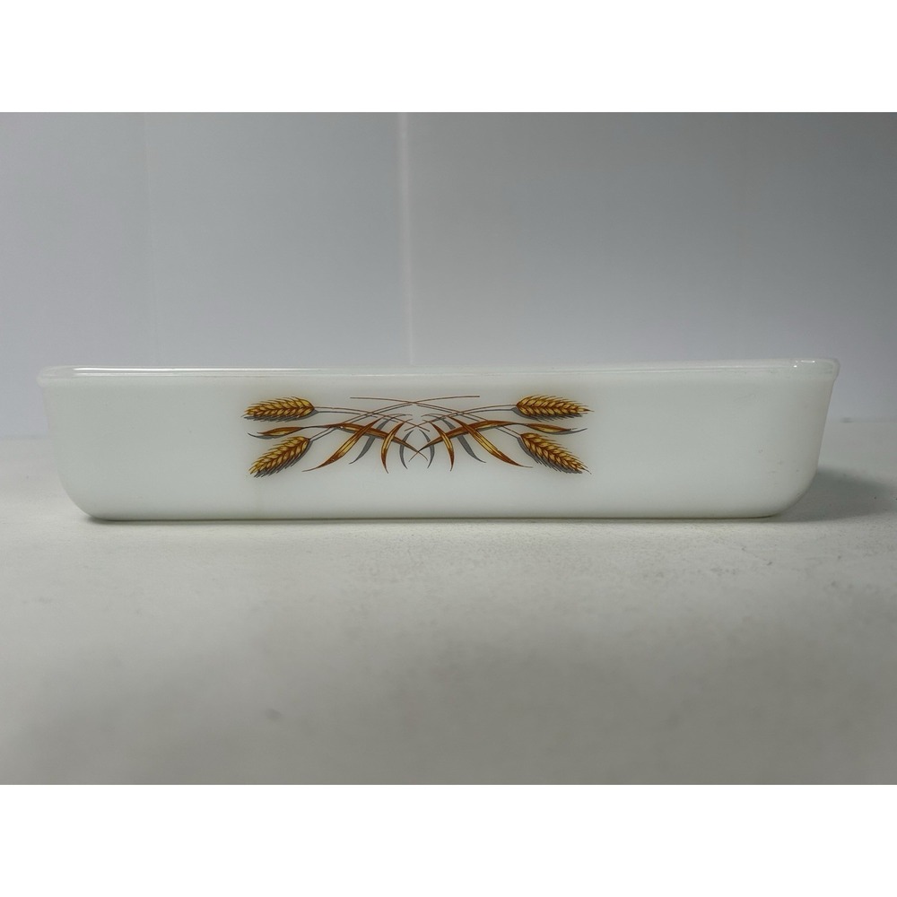 Vintage Fire King Golden Wheat 1 1/2 Quart Rectangular Casserole Dish - Picture 2 of 6